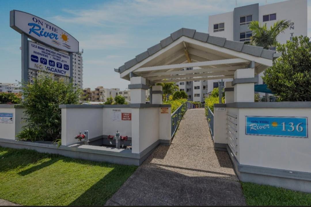 On The River Apartments Maroochydore Kültér fotó